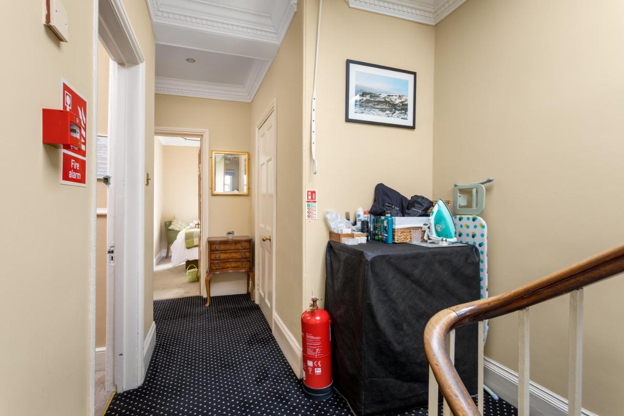Crossways Guest House Cheltenham Exteriör bild