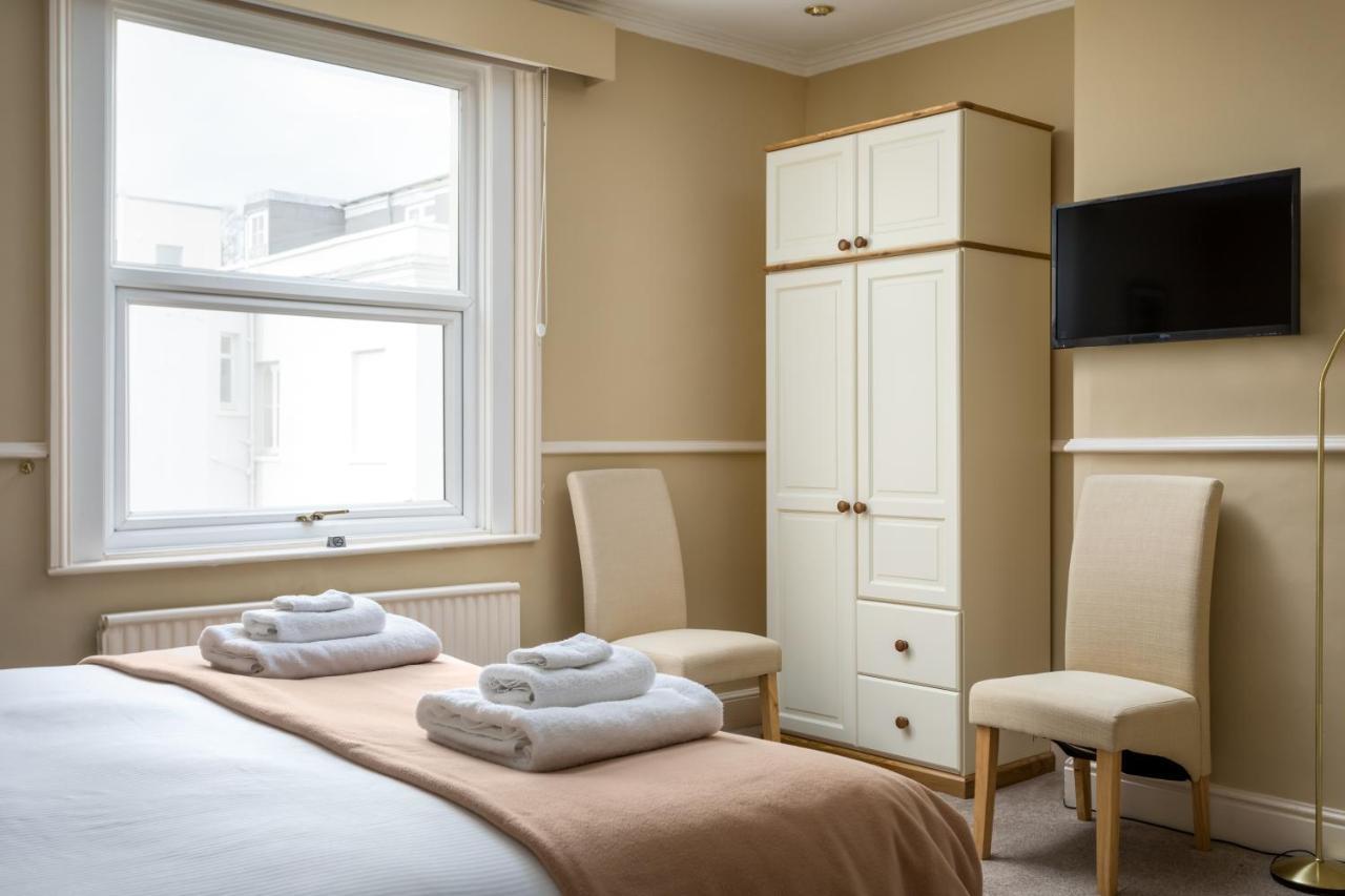 Crossways Guest House Cheltenham Exteriör bild