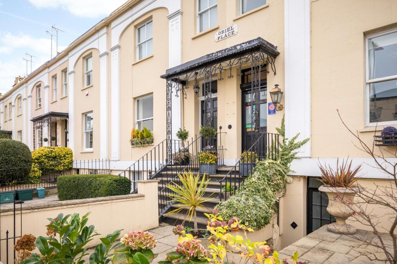 Crossways Guest House Cheltenham Exteriör bild